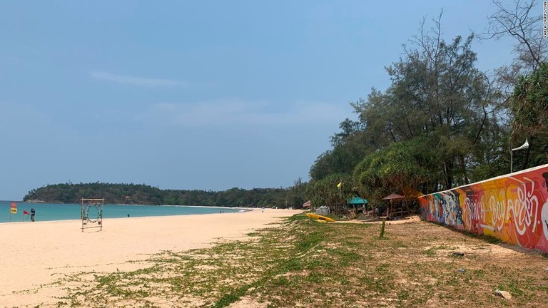 タイの人気リゾート地であるプーケット島が７月１日から外国人観光客の受け入れを試験的に再開する/Karla Cripps/CNN