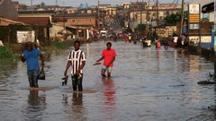 ナイジェリアの大都市ラゴス、水没の危機に　洪水と海面上昇で