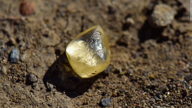 米アーカンソー州の州立公園を訪れた女性が４．３８カラットのダイヤを見つけた/From Arkansas State Parks