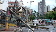 フィリピン、スーパー台風の死者増加　３３万人が避難