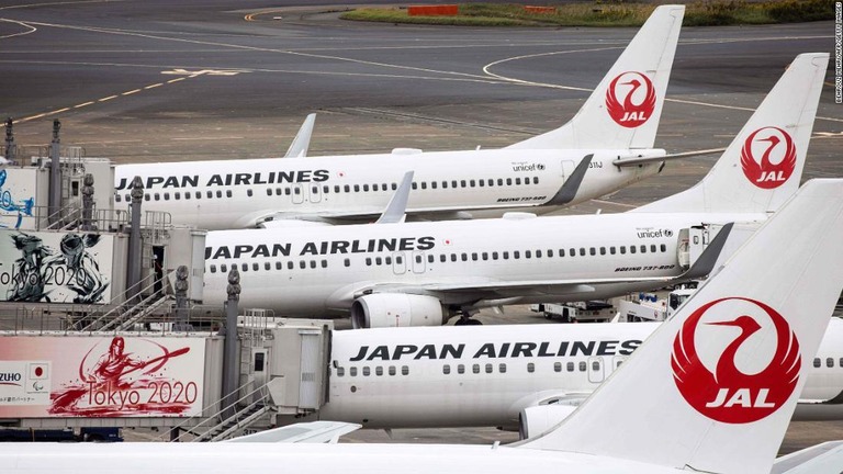 羽田空港に駐機する日本航空の旅客機＝２０２０年１０月撮影/Behrouz Mehri/AFP/Getty Images