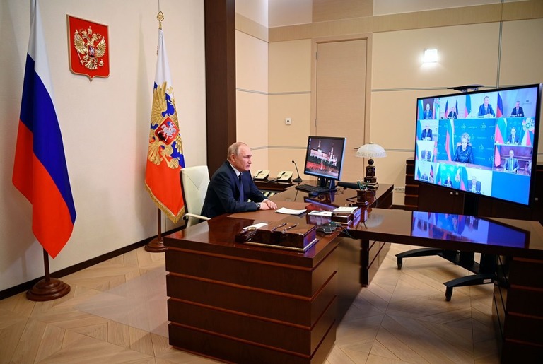 プーチン大統領が安全保障会議のメンバーとオンラインで会合＝３日/Andrey Gorshkov/Sputnik/AP
