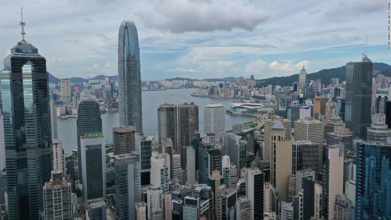 米ＣＤＣの渡航警戒「レベル４」に追加された香港の高層ビル群/Peter Parks/AFP via Getty Images