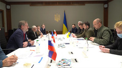 ＥＵ３カ国の首相がキエフ入り、ウクライナ大統領は訪問を称賛