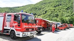 出張客ら乗せたヘリ墜落、７人全員の遺体を収容　イタリア北部
