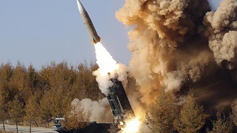 北朝鮮は今月２日～５日にかけて８０発以上のミサイルを発射している/KCNA