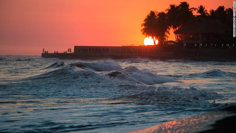 太平洋岸に美しいビーチが広がるエルサルバドル/CharlieK/Alamy Stock Photo