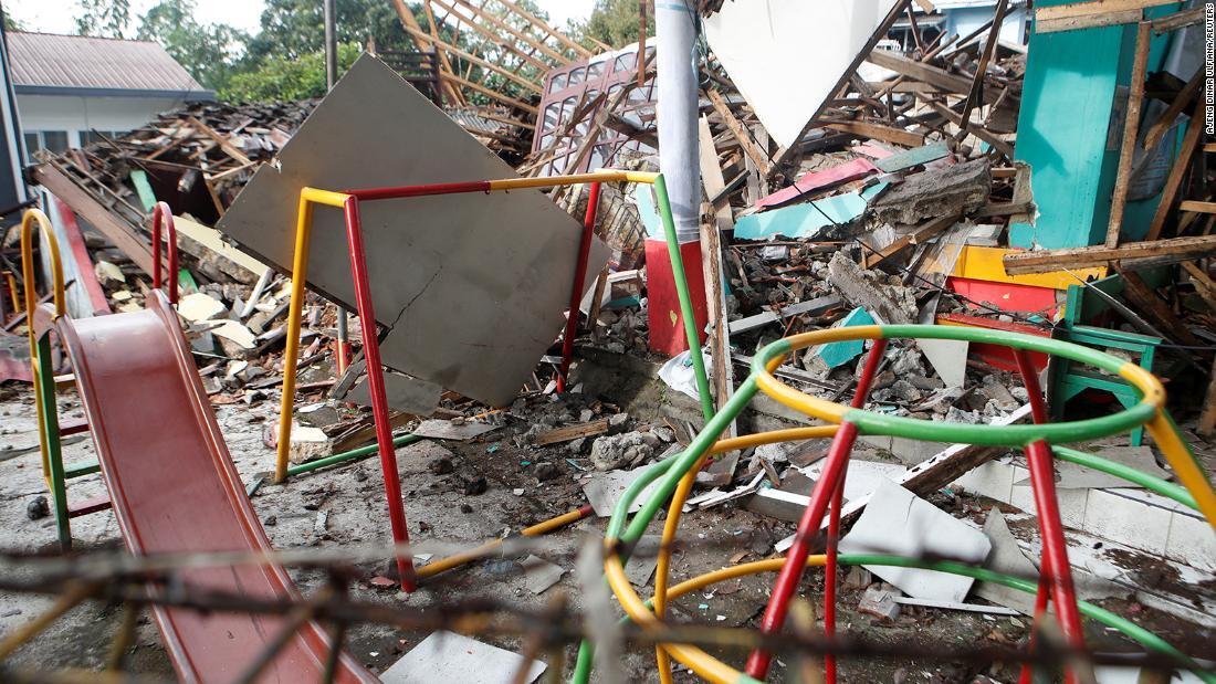 地震で幼稚園に被害＝２２日、西ジャワ州チアンジュール/Ajeng Dinar Ulfiana/Reuters
