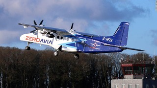 炭素排出量ゼロの試験飛行に成功した１９座席の双発機「ドルニエ２２８」