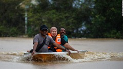 マレーシア南部で洪水、４人死亡　４万人が避難
