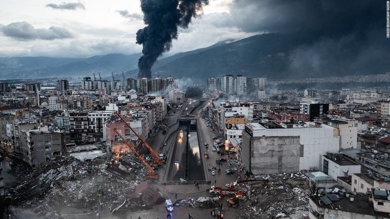 世界銀行がトルコ地震の被害額を３４０億ドルと推計した/Burak Kara/Getty Images