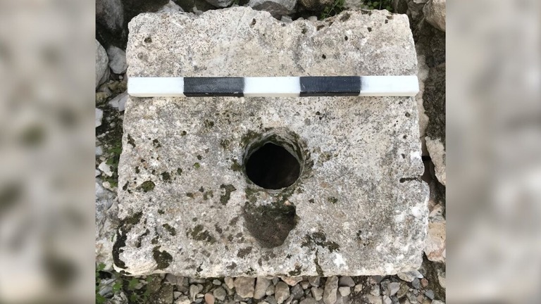 エルサレム旧市街で見つかった約２５００年前の石造りのトイレ/F. Vukosavović