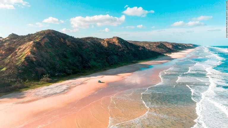 「クガリ」は世界最大の砂の島で、国連教育科学文化機関（ユネスコ）の世界自然遺産に指定されている/Kyle Hunter/Tourism and Events Queensland