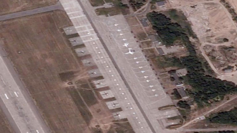 ブラックスカイの衛星画像によるとエフゲニー・プリゴジン氏と関係のある航空機２機が２７日午前、ベラルーシの空軍基地に着陸した
/Courtesy BlackSky