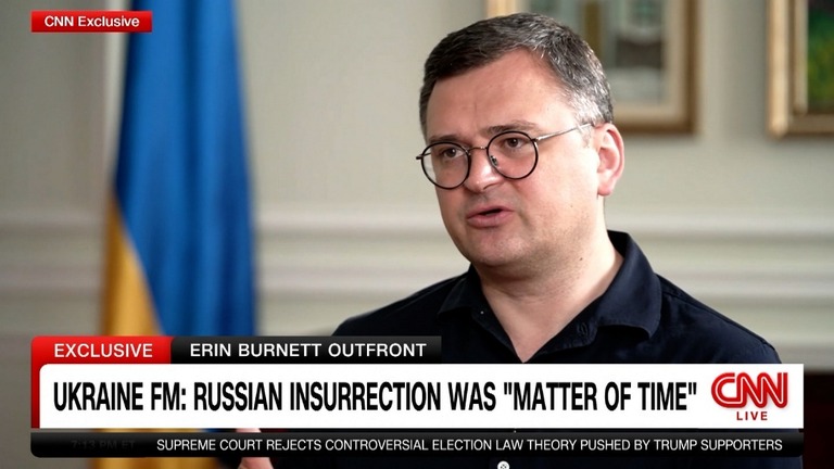ＣＮＮのインタビューに答えるウクライナのクレバ外相/CNN