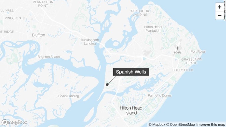 女性がワニに襲われたとみられる米サウスカロライナ州ヒルトンヘッド島のスパニッシュウェルズ地区/MapBox/OpenStreetMap