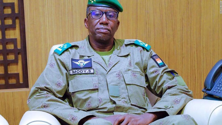 マリを訪問したサリフ・モディ将軍＝２日/Mali Presidency