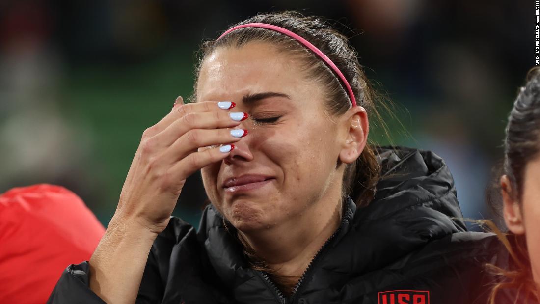涙を見せる米国チームのＦＷアレックス・モーガン/Alex Pantling/FIFA/Getty Images