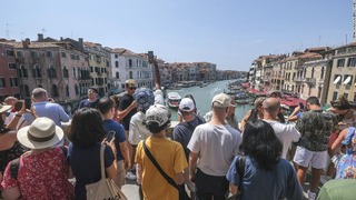 イタリアの観光都市ベネチアが日帰りの観光客に対して５ユーロの「入場料」を徴収する方針を明らかにした