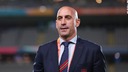 スペインサッカー連盟ルビアレス会長が辞任、選手への一方的なキスで批判