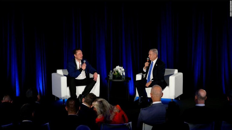 会談するイスラエルのネタニヤフ首相（右）と実業家のイーロン・マスク氏＝１８日/From netanyahu/X
