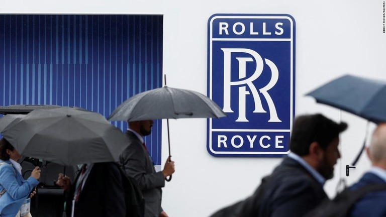 英ロールスロイスが最大２５００人の雇用を削減する/Benoit Tessier/Reuters