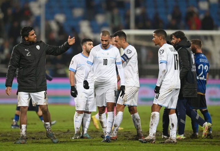 サッカー欧州選手権の予選を戦うイスラエル代表が、敵地でコソボに敗れた/Georgi Licovski/EPA-EFE/Shutterstock