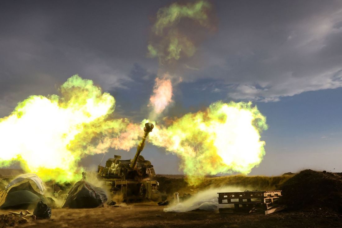 イスラエル軍がゴラン高原で行った軍事訓練の様子＝１１月２日/Jalaa Merey/AFP/Getty Images