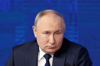 ロシア大統領選、プーチン氏の圧勝確実　３０年間の支配固め
