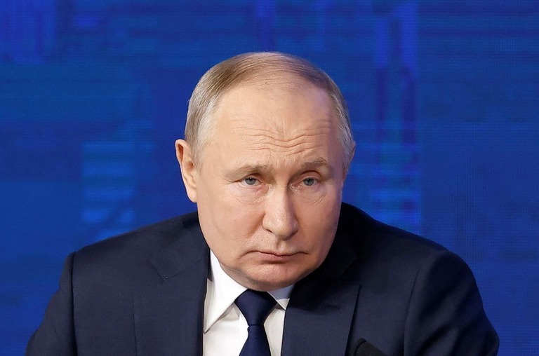 ロシアで行われた大統領選挙で、現職のプーチン大統領の圧勝が確実になった/Maxim Shemetov/Reuters via CNN Newsource