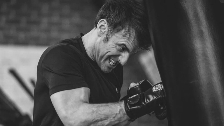 ボクシングをするフランスのマクロン大統領/Soazig de la Moissonnière/Instagram