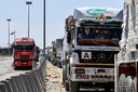 ガザに支援物資届けるトラック、１日２００台に「大幅増加」