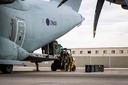 ガザでの空中支援物資の単独投下、初めて実施　英