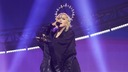 米歌手マドンナ、銃乱射事件の被害者に敬意　ツアー公演中に