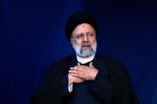 イラン大統領、ヘリ墜落で死亡　現地報道
