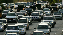 ロサンゼルスのオゾン濃度が高いのは、大量の自動車交通などが原因