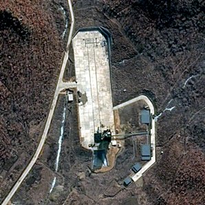 北朝鮮の東倉里（トンチャンリ）発射場　(C) DigitalGlobe