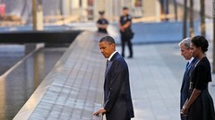 オバマ大統領夫妻とブッシュ前大統領も追悼施設を訪れた