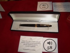 日本が贈ったペン。落札価格は３７５０ユーロだった