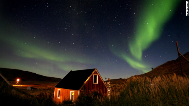 オーロラは通常、カナダ北部やグリーンランド、アイスランド、ノルウェーなどの欧州北部で観測できる