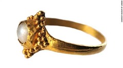 １７世紀の指輪。ロンドンでゴミとして捨てられているのが発見された