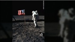 ニール・アームストロング氏が月面歩行を行った１９６９年は、ジョン・Ｆ・ケネディ大統領の主導で開始された米国の宇宙計画の絶頂期だった