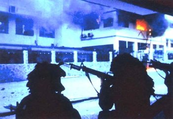 米軍によるパナマ侵攻＝８９年１２月（写真提供：米軍）