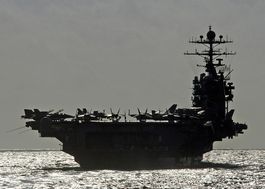 参考画像：米原子力空母ジョージ・ワシントン（写真提供：米海軍）