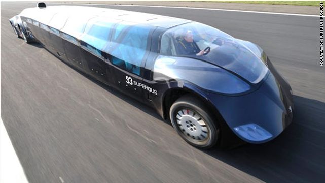 スーパーバスはオランダ・デルフト工科大学の研究チームが開発した。電気を動力とし、最高時速は２５０キロ
