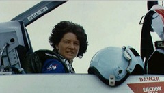 １９８３年６月１８日、カリフォルニア州出身の物理学者サリー・ライドさんが、スペースシャトル・チャレンジャーのＳＴＳ－７ミッションで米国人女性として初めてスペースシャトルの乗組員となった