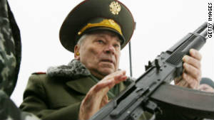ＡＫ－４７を１９４７年に開発したロシア人のミハイル・カラシニコフ氏