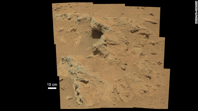 キュリオシティが撮影した岩石の露出部分＝NASA/JPL-CALTECH提供