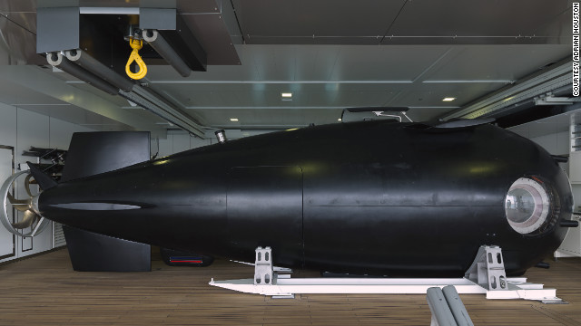 潜水艦は重量１４トン。深海でダイバーがハッチを開け、出入りすることも可能　(C)Adrian Houston/Pegaso Marine