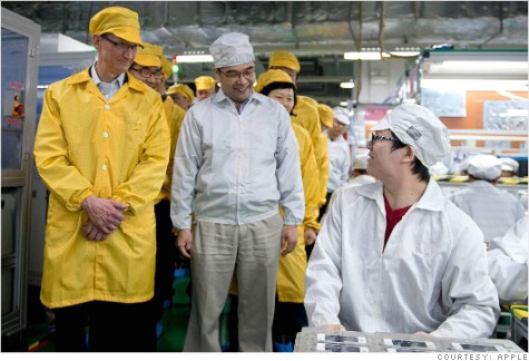 富士康科技集団（フォックスコン）を訪問するアップルのティム・クックＣＥＯ